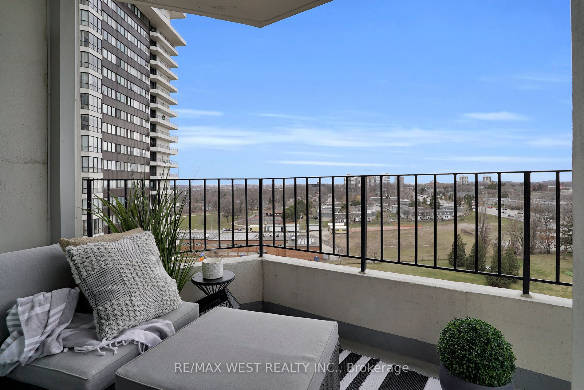 1333 Bloor St, #1217