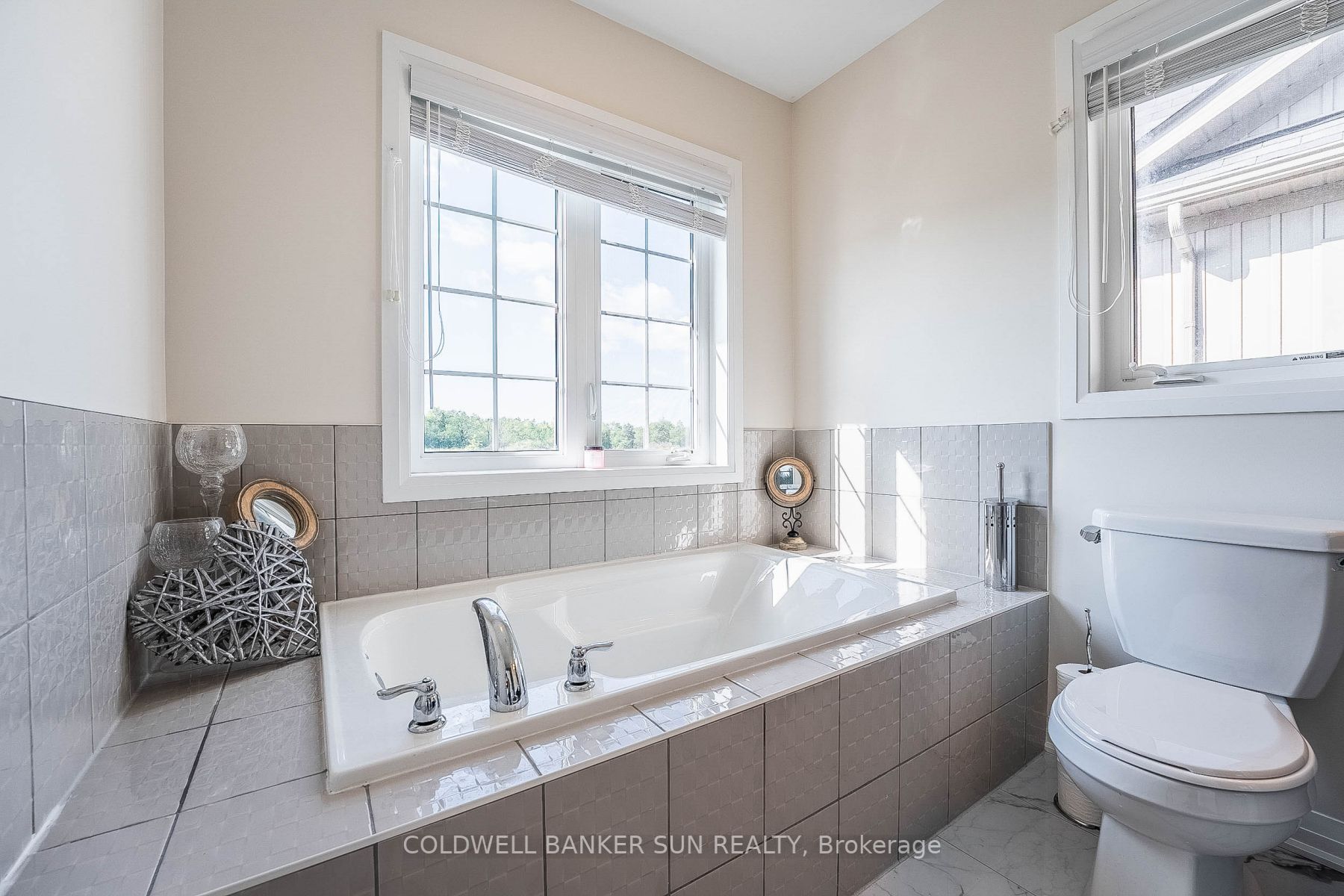 172 Parkinson Crescent, ##15