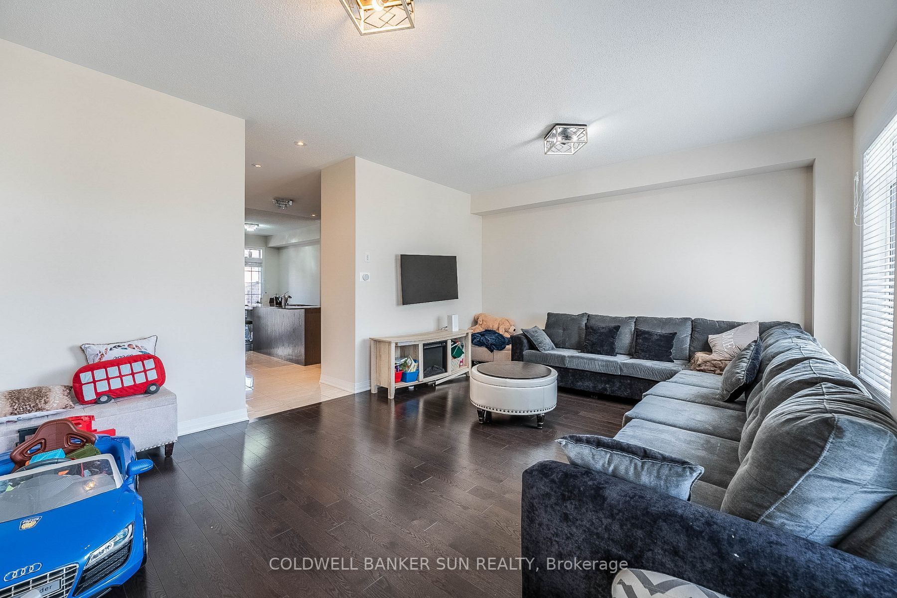 172 Parkinson Crescent, ##15