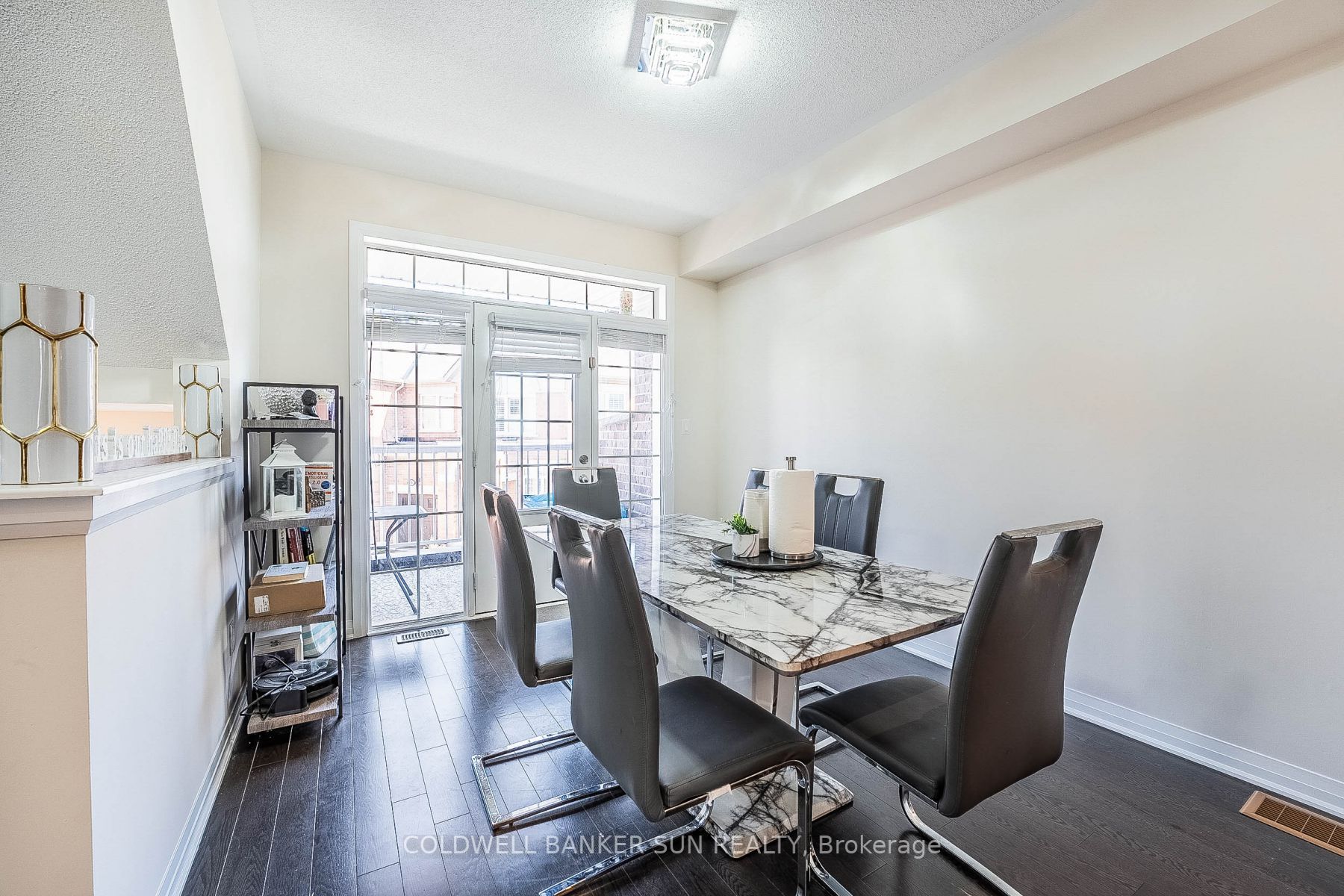 172 Parkinson Crescent, ##15