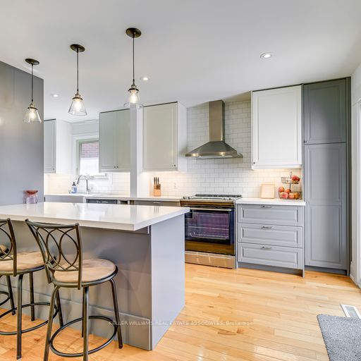 32 Camberley Cres