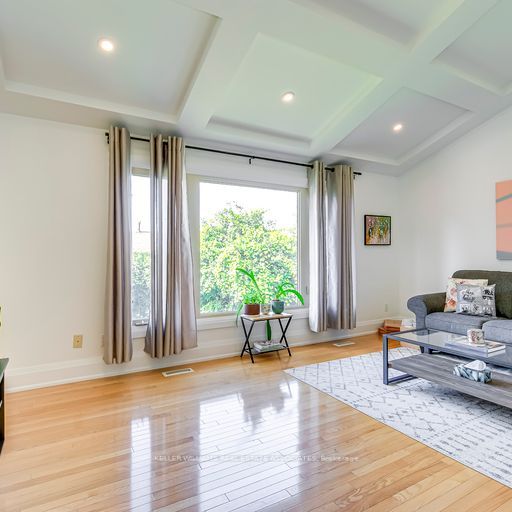 32 Camberley Cres