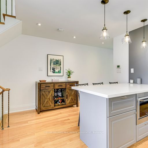 32 Camberley Cres