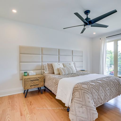 32 Camberley Cres