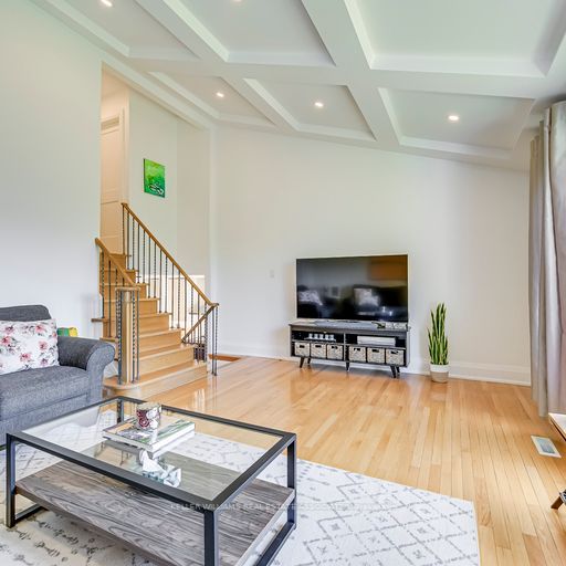32 Camberley Cres