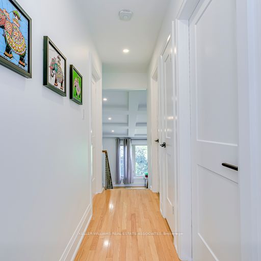 32 Camberley Cres