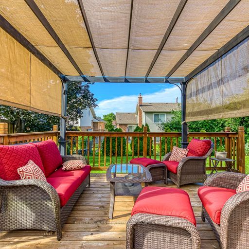 32 Camberley Cres