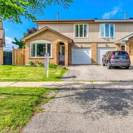 32 Camberley Cres
