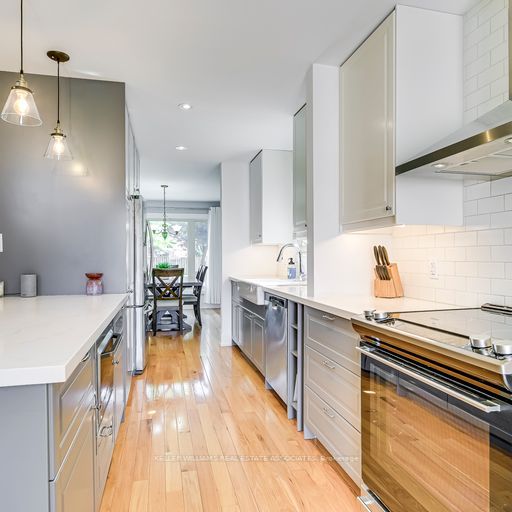 32 Camberley Cres