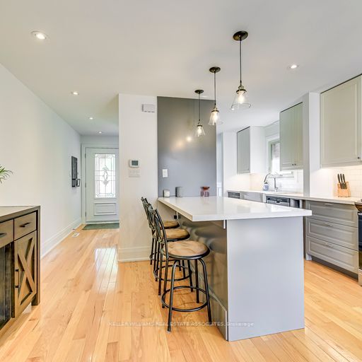 32 Camberley Cres