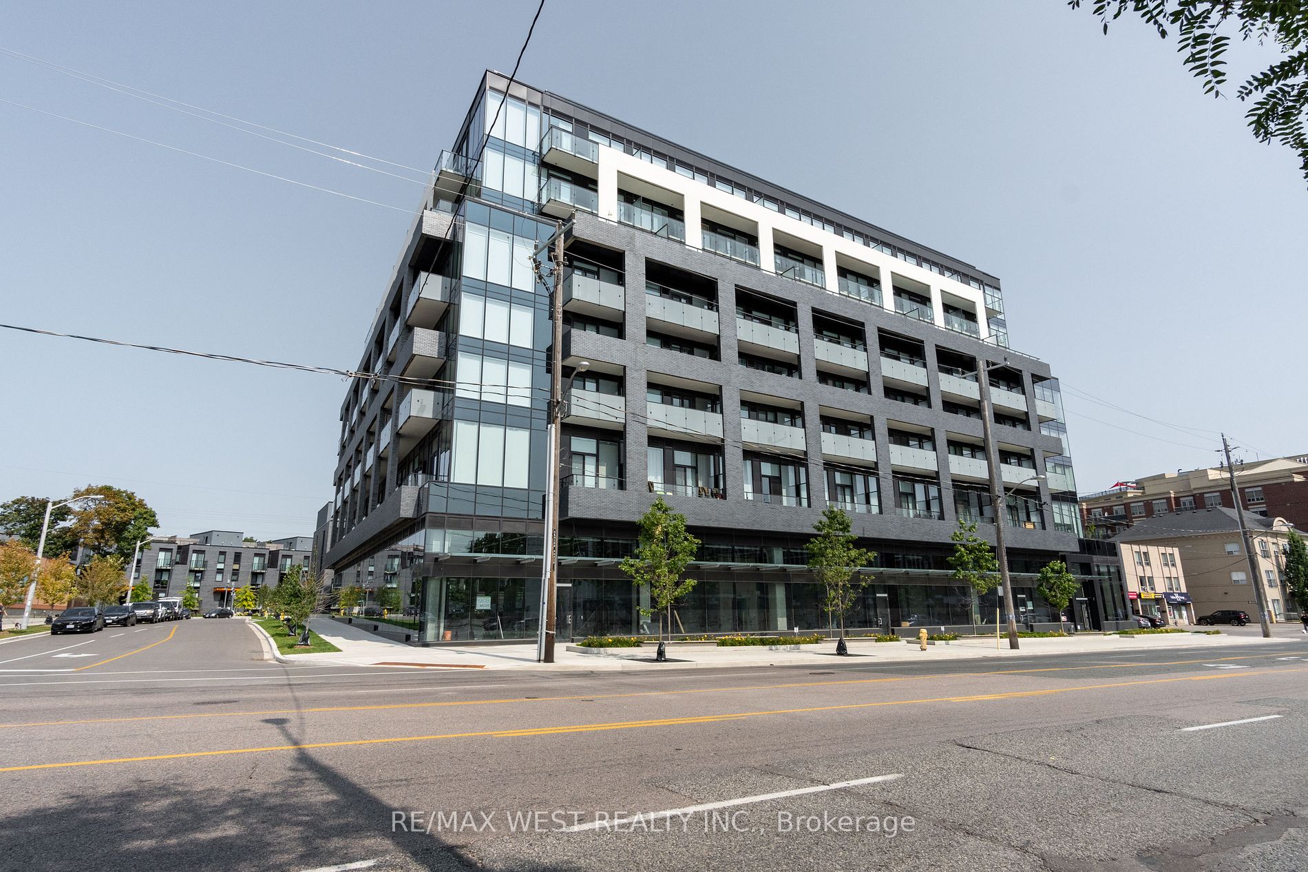 4208 Dundas St W, #315