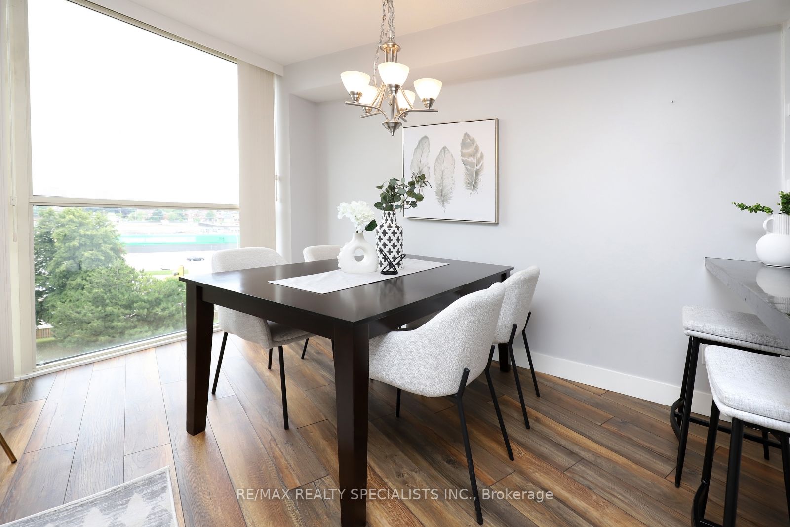 1360 Rathburn Rd E, #705