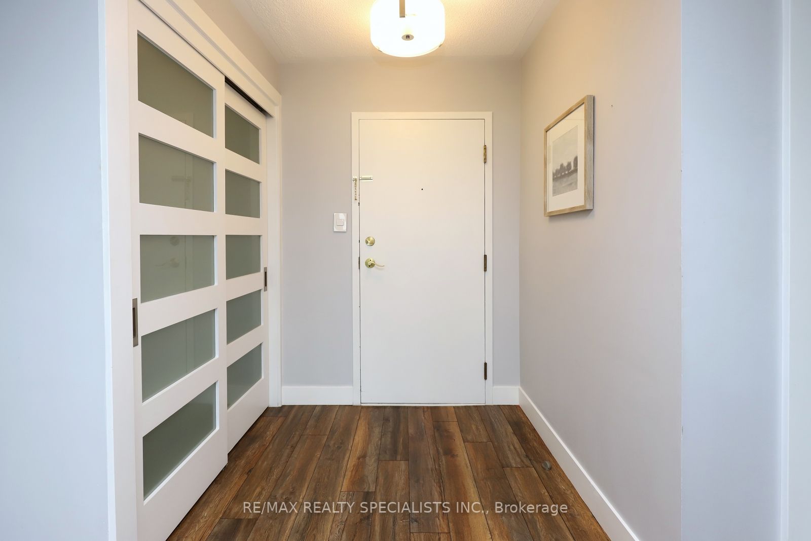 1360 Rathburn Rd E, #705
