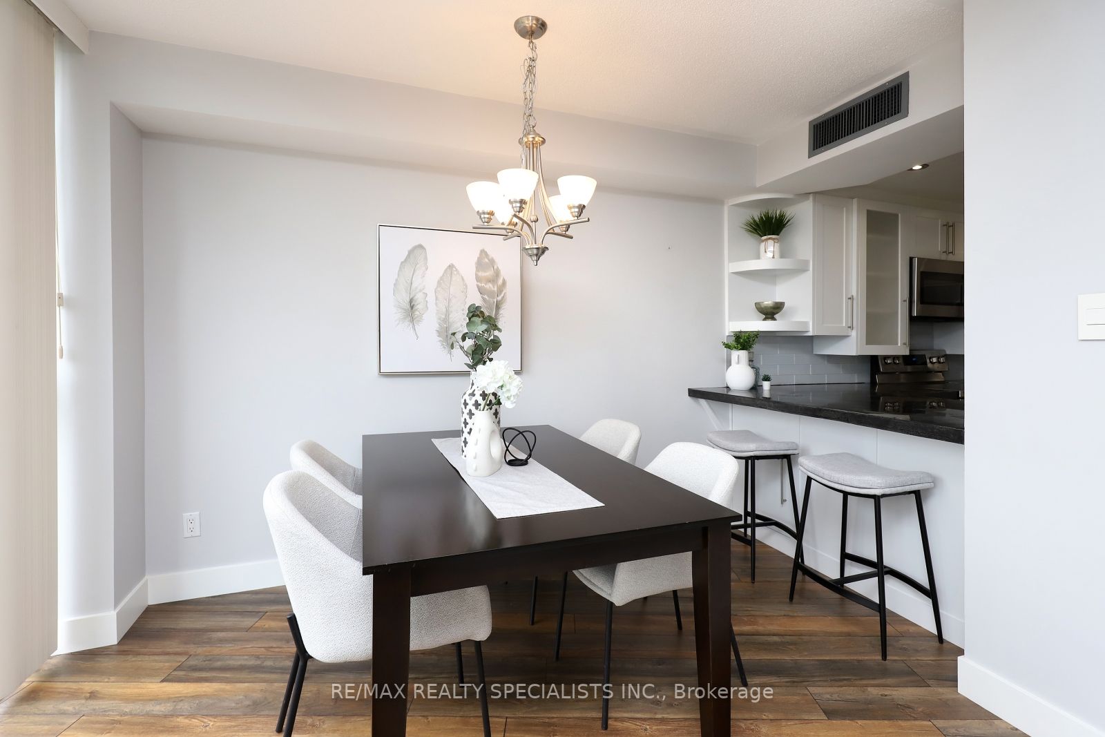 1360 Rathburn Rd E, #705