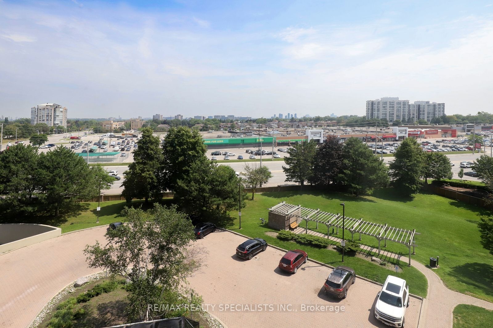 1360 Rathburn Rd E, #705