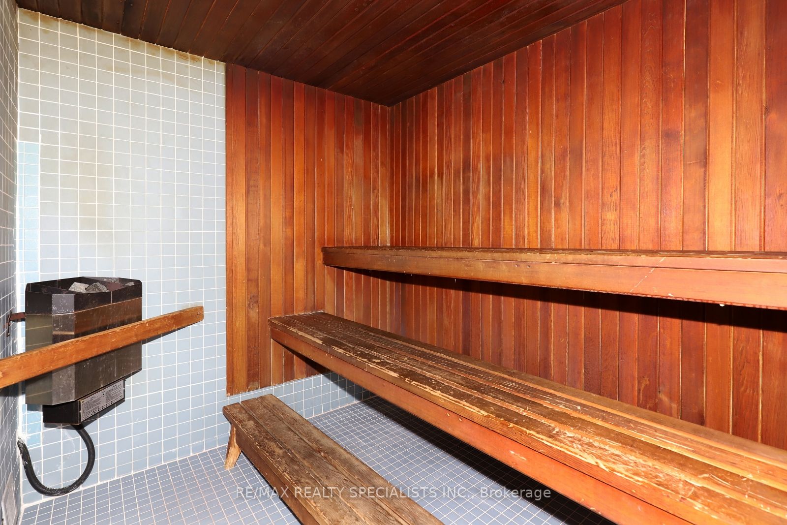 1360 Rathburn Rd E, #705