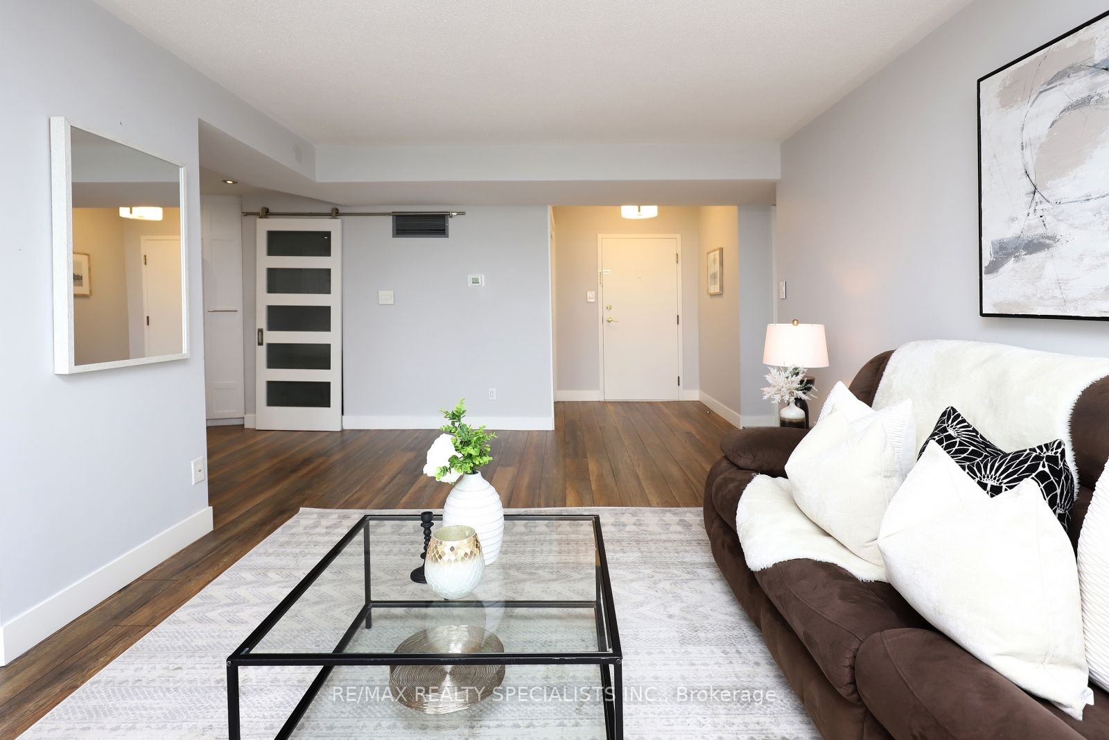 1360 Rathburn Rd E, #705