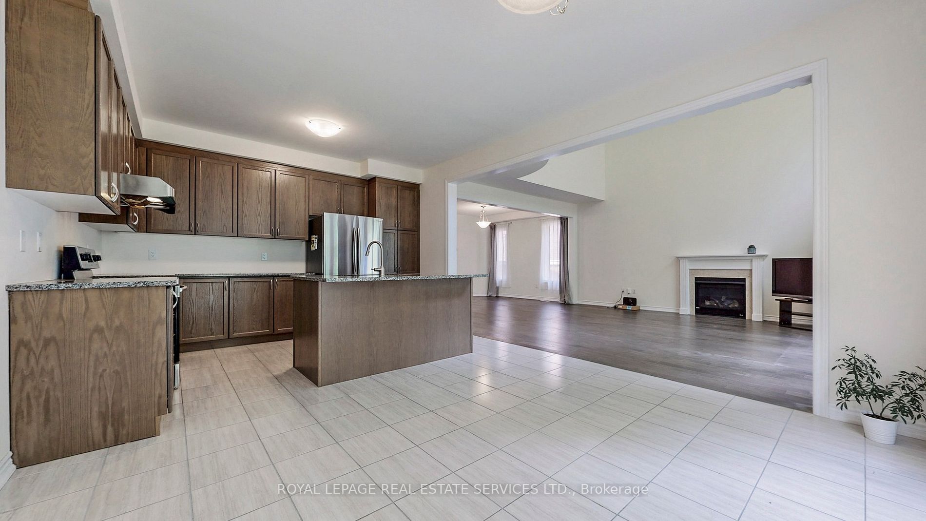 155 Upper Canada Crt