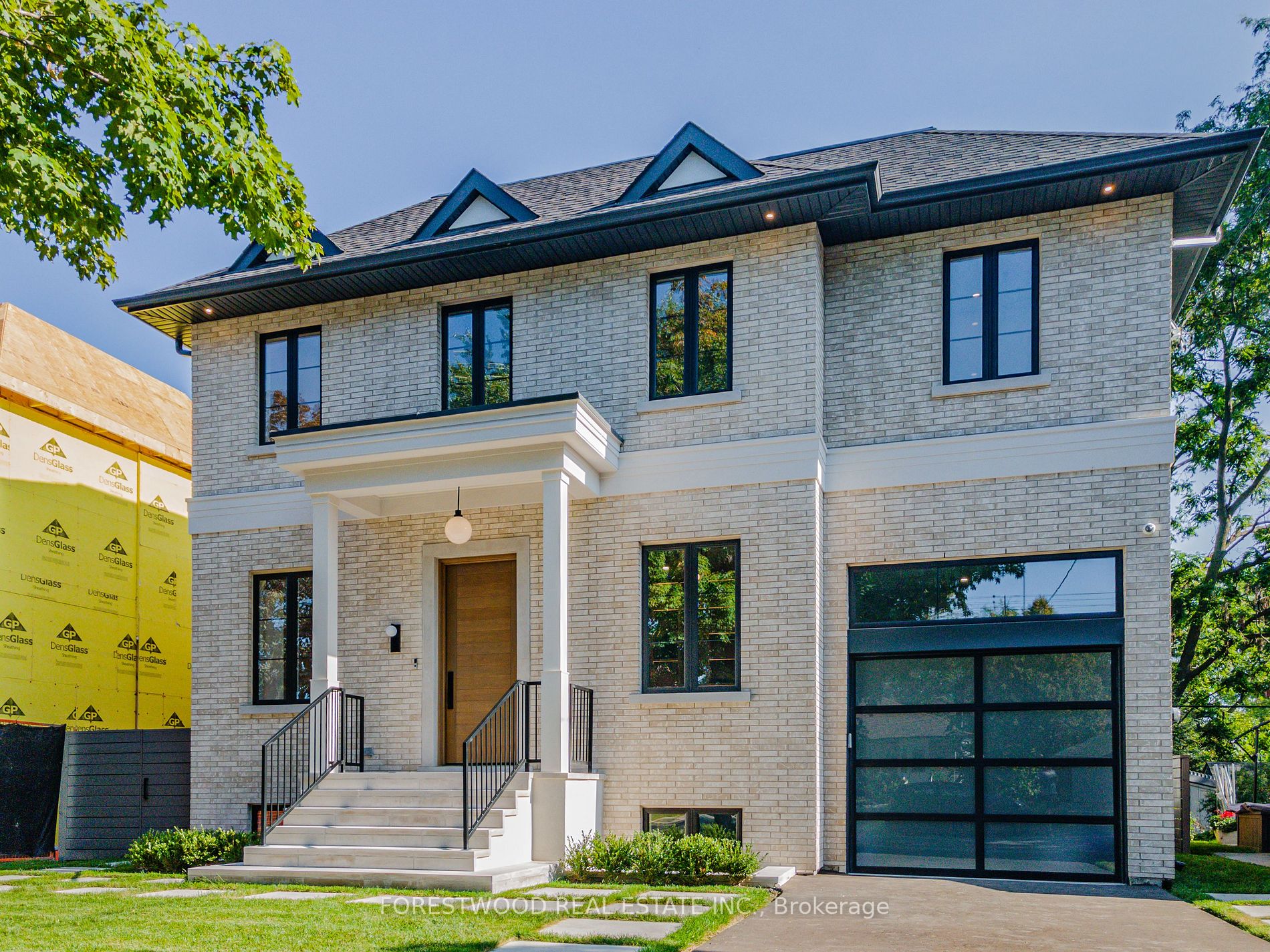 47 Ambleside Ave