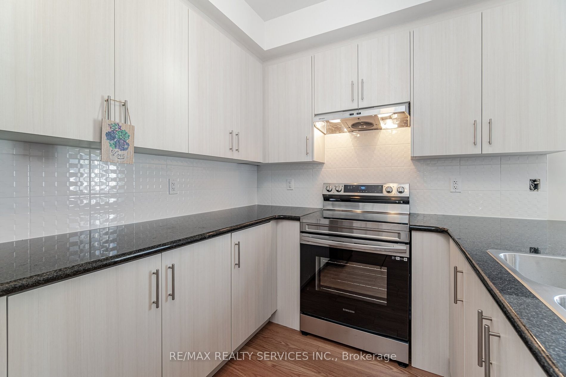 20 Halliford Place E, #101