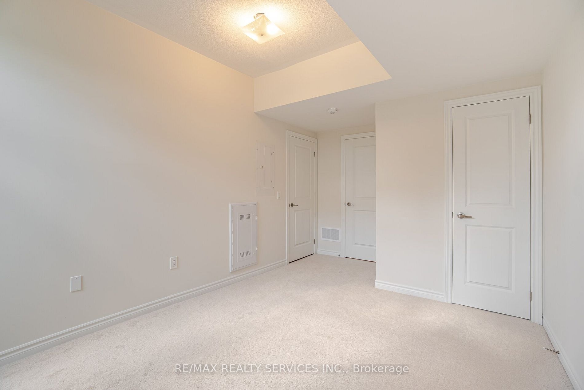 20 Halliford Place E, #101