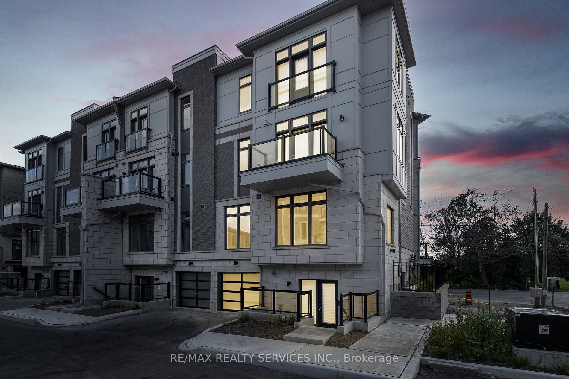 20 Halliford Place E, #101