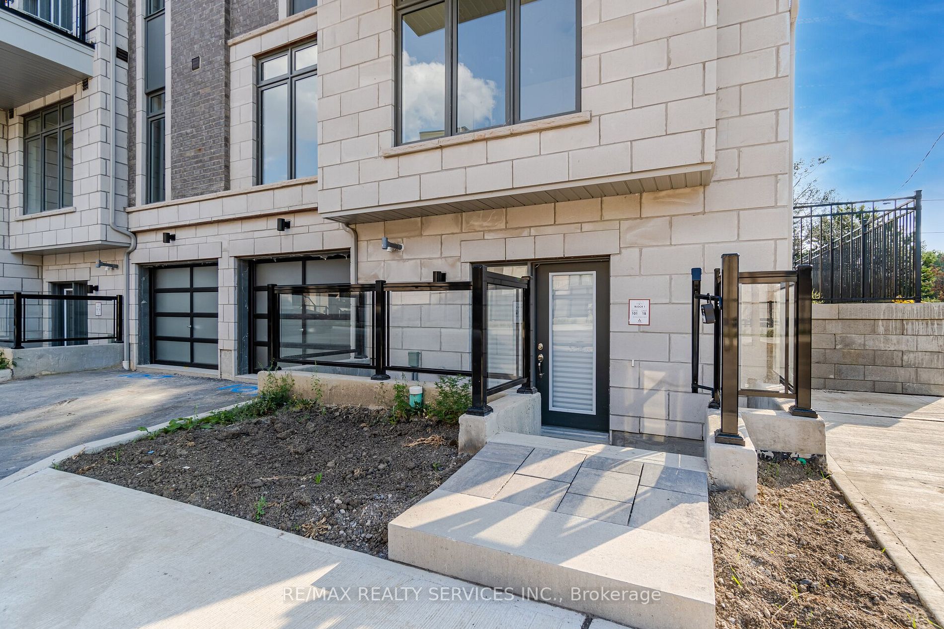 20 Halliford Place E, #101