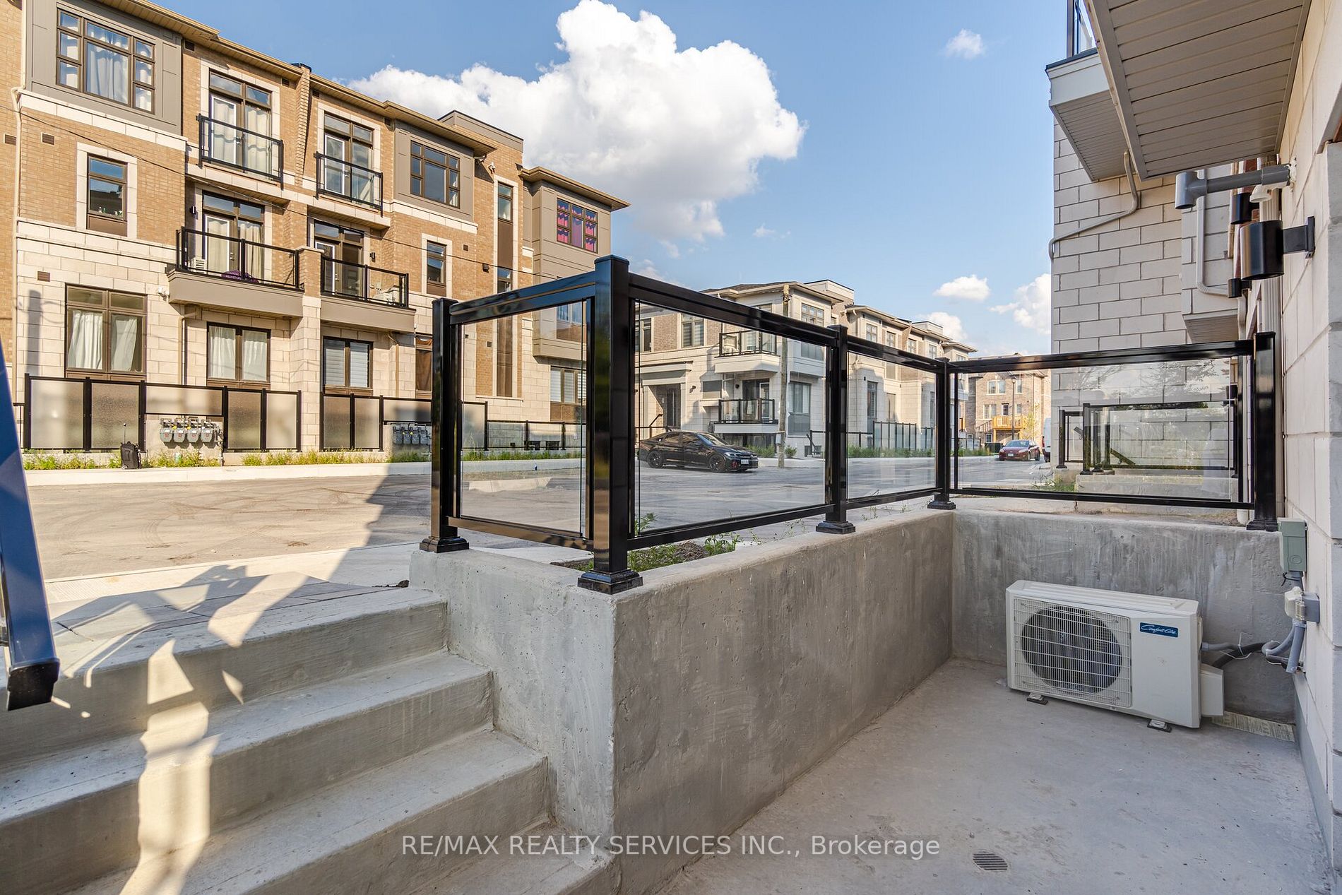 20 Halliford Place E, #101
