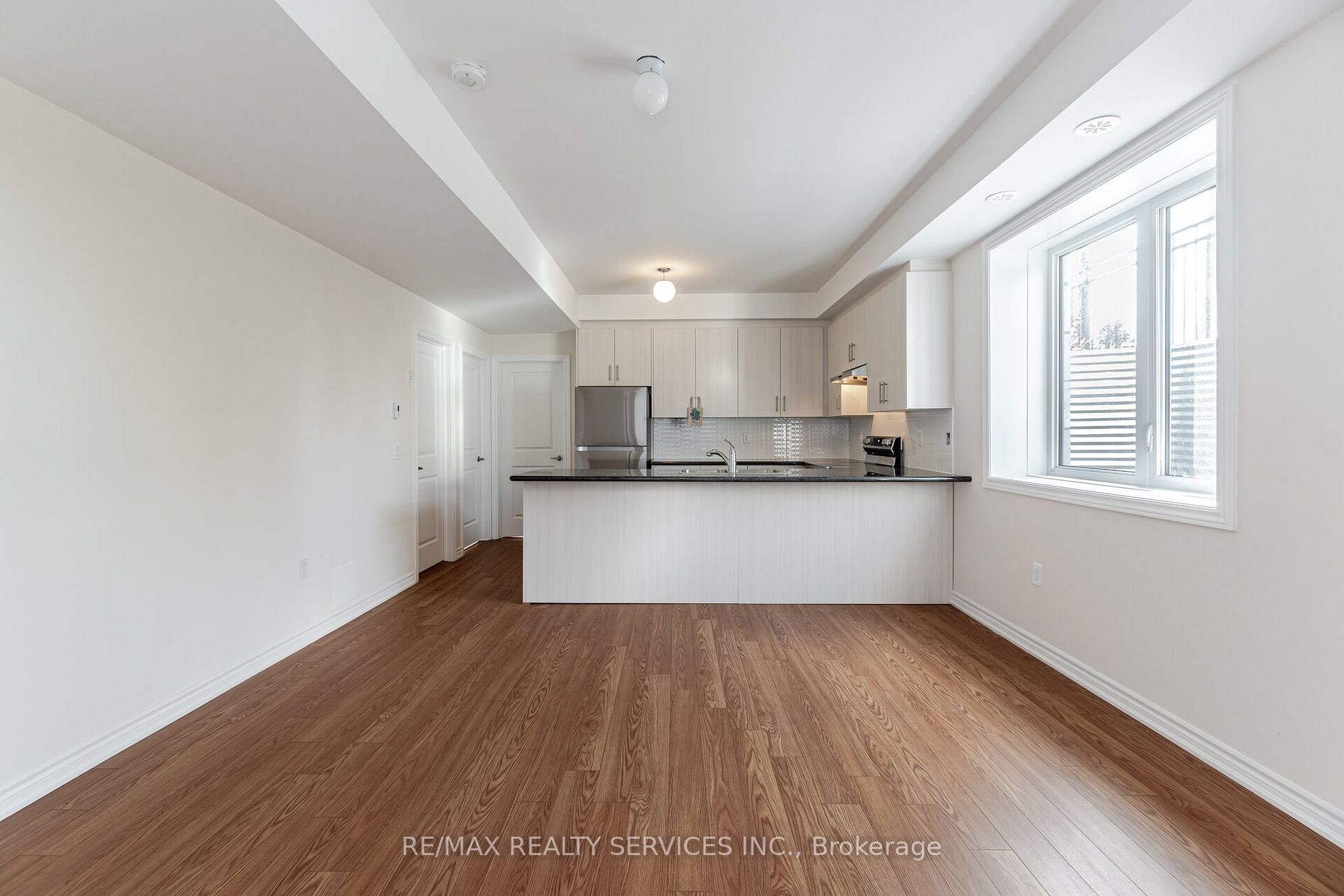 20 Halliford Place E, #101