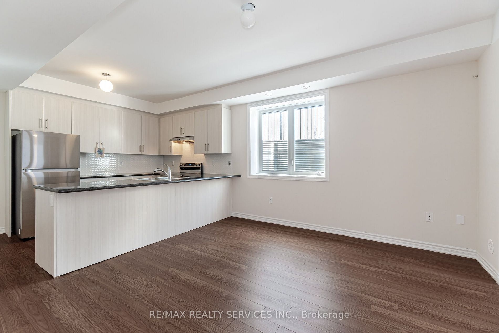 20 Halliford Place E, #101