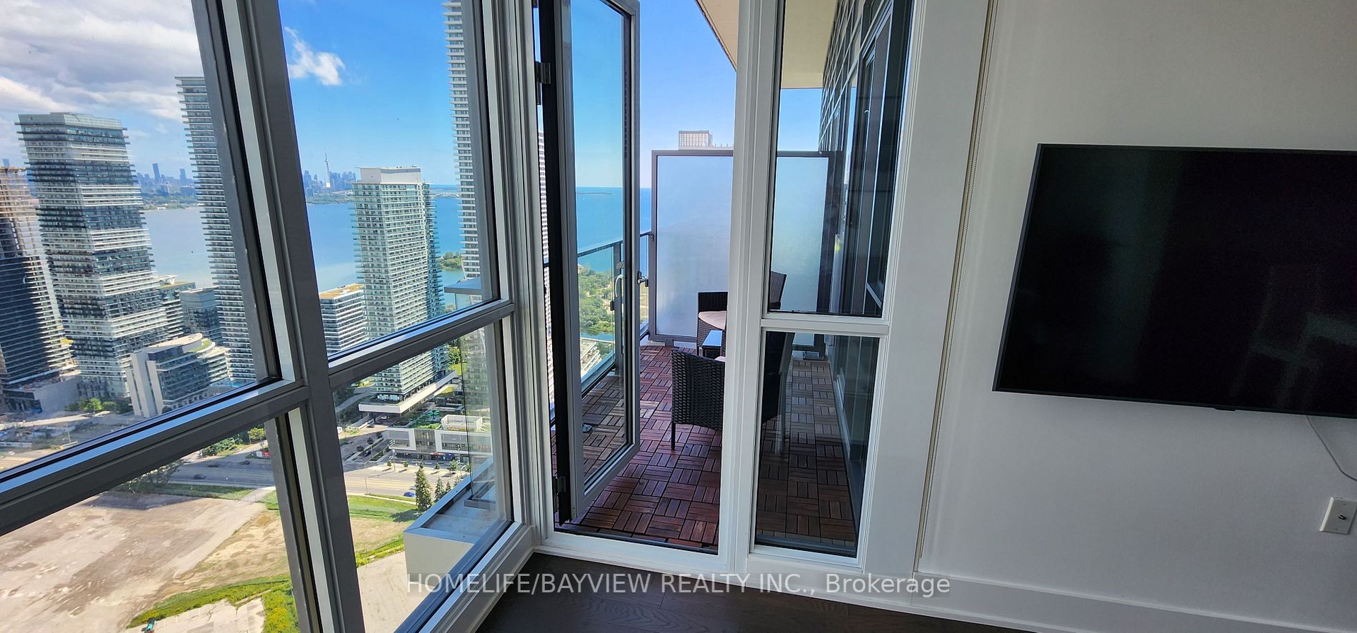 10 Park Lawn Road, #PH07