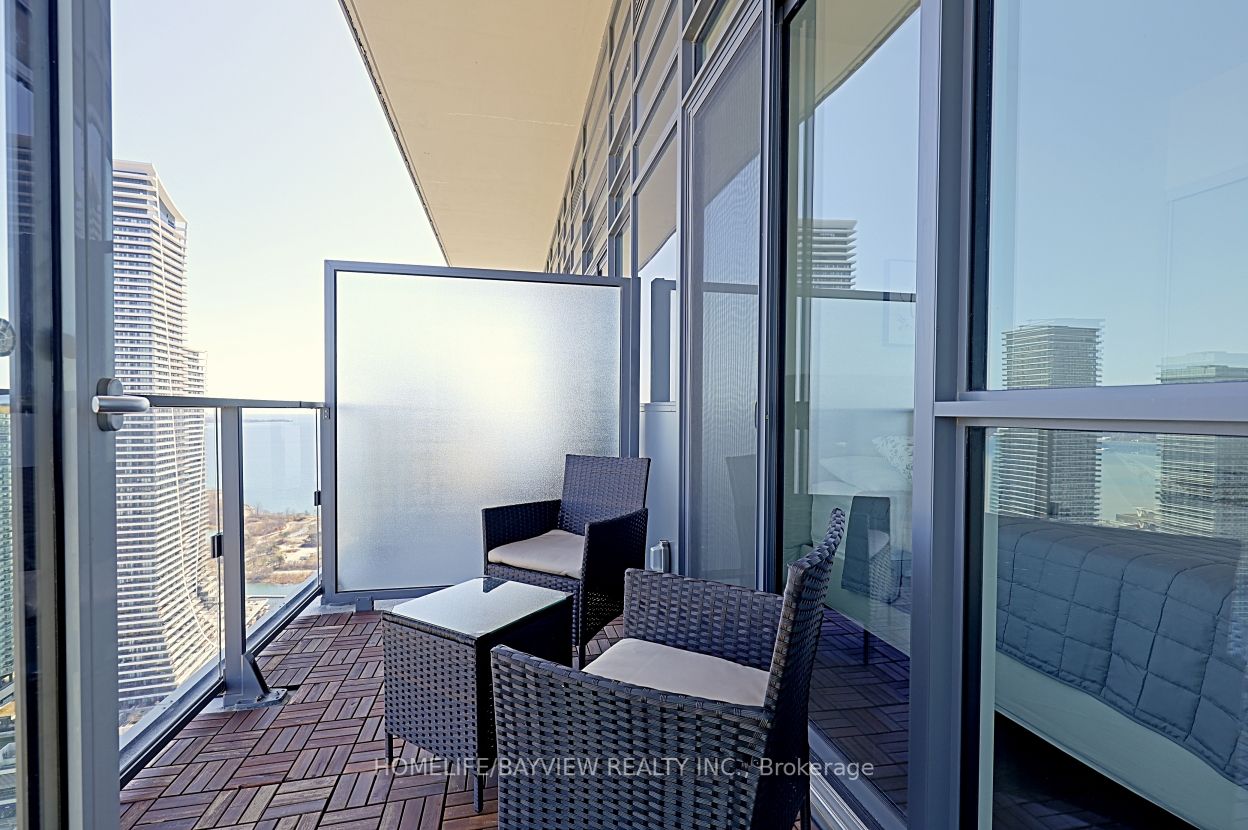 10 Park Lawn Road, #PH07