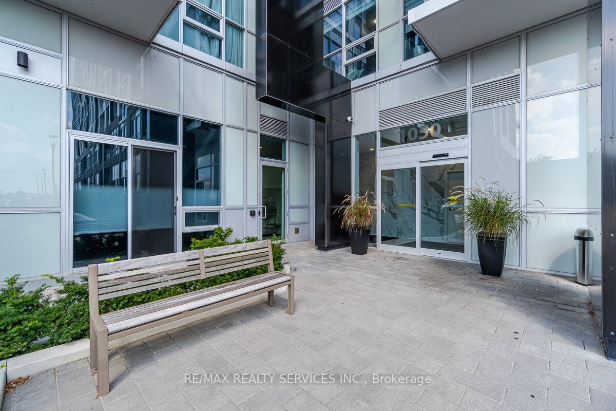 1050 Main St E, #503