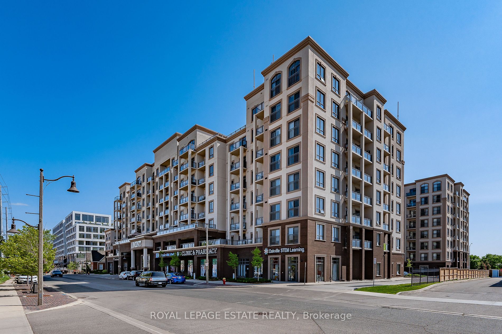 2486 Old Bronte Rd, #422