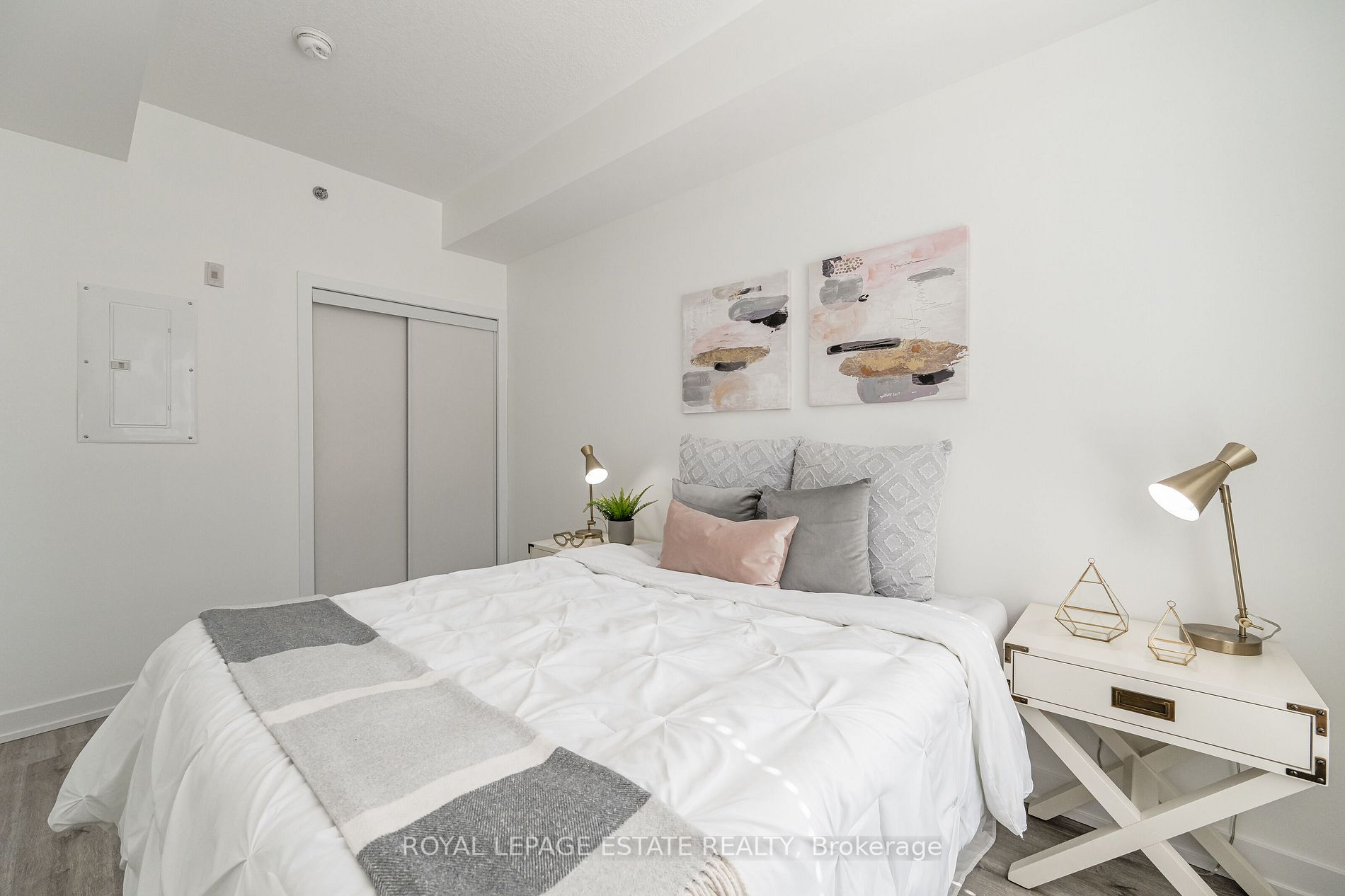 2486 Old Bronte Rd, #422