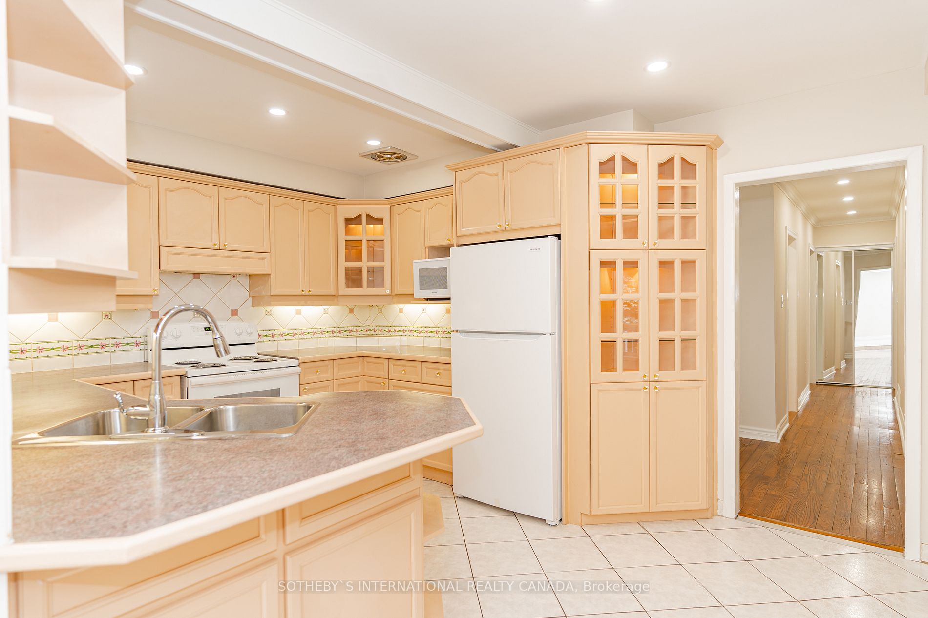 1113 Greenoaks Dr