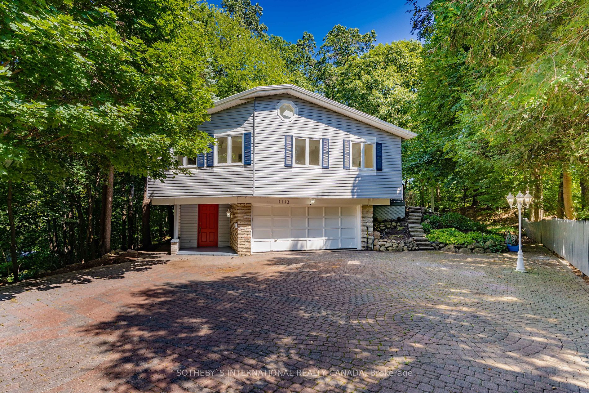 1113 Greenoaks Dr