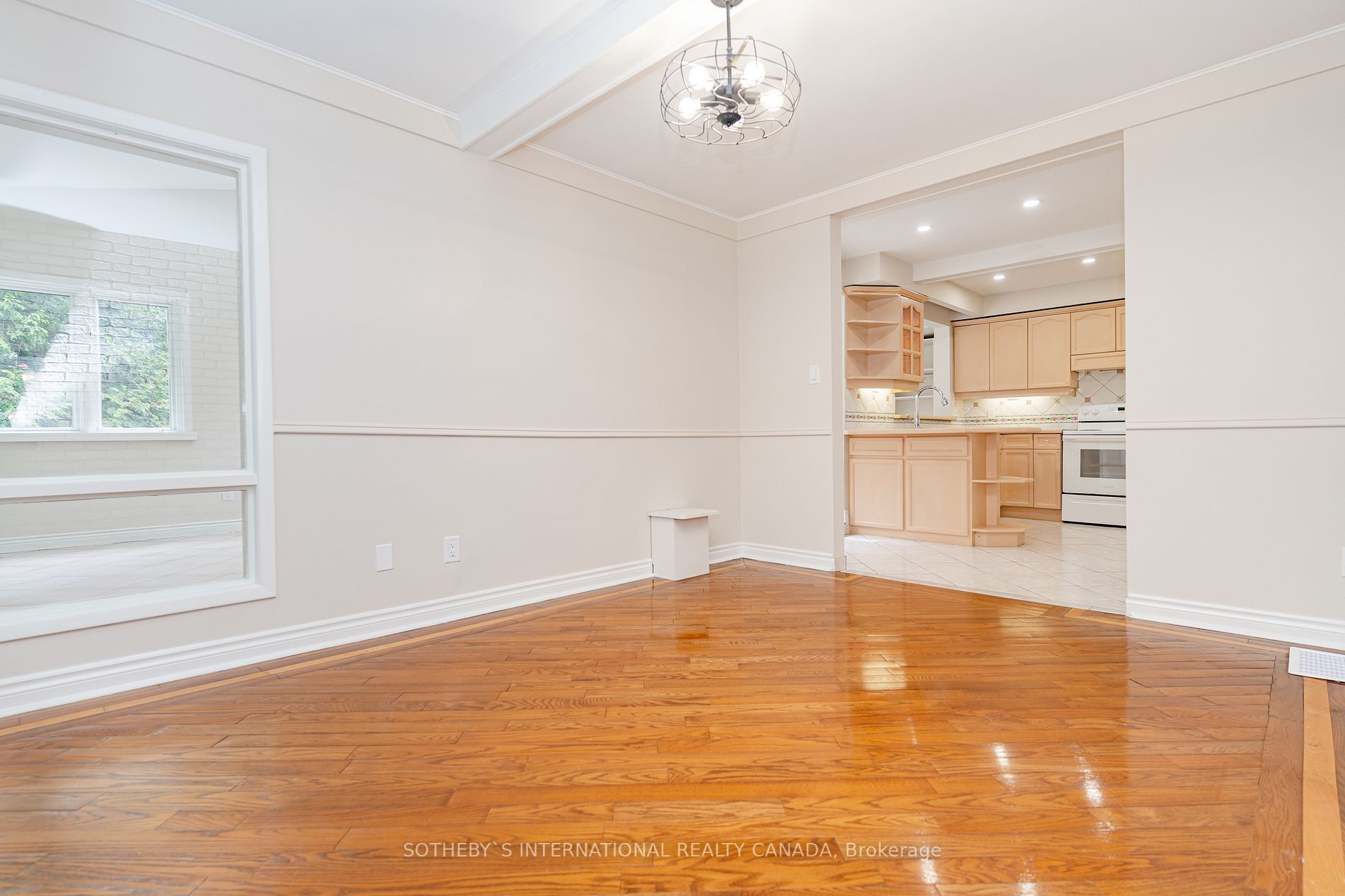 1113 Greenoaks Dr