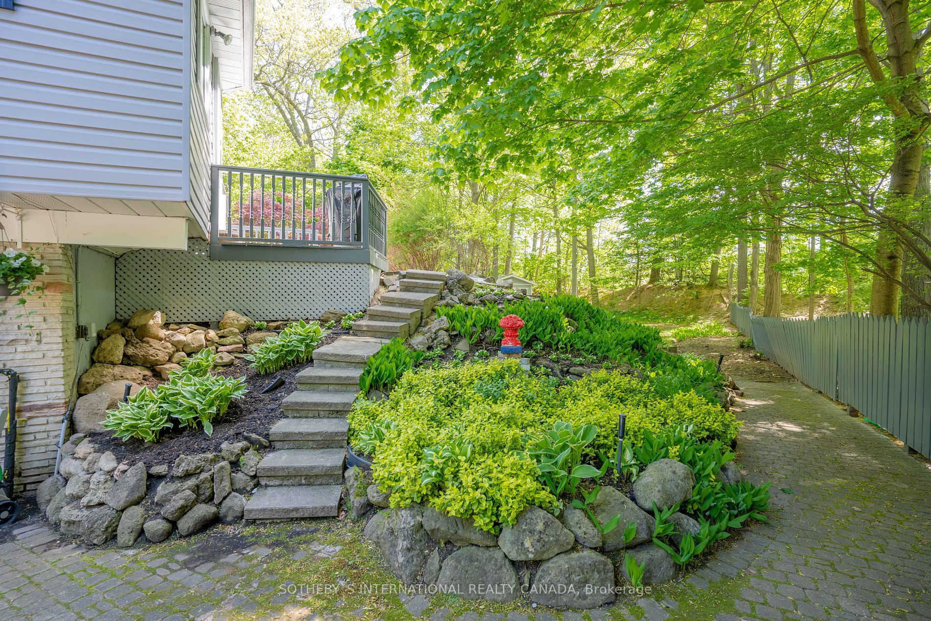 1113 Greenoaks Dr