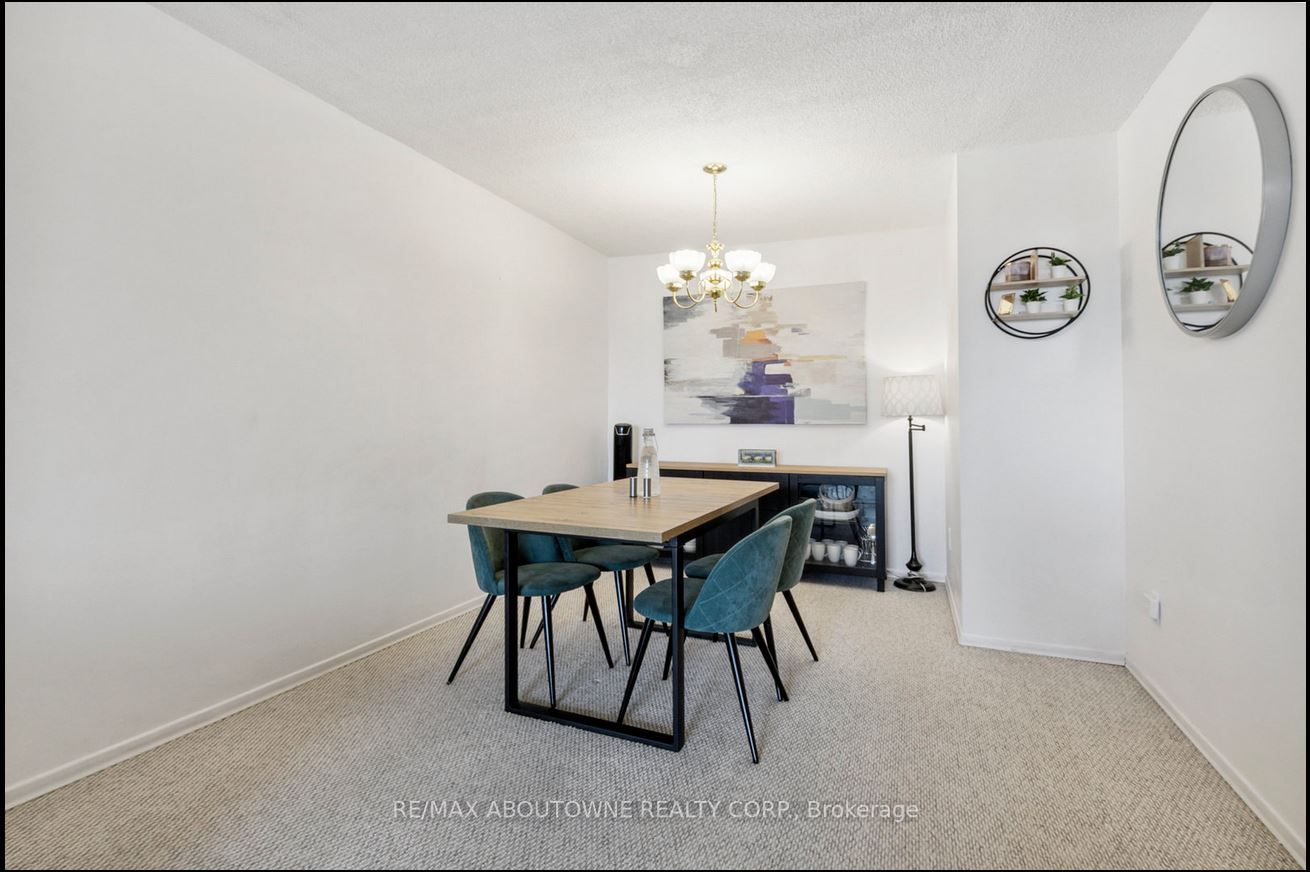 975 Warwick Crt, #1005