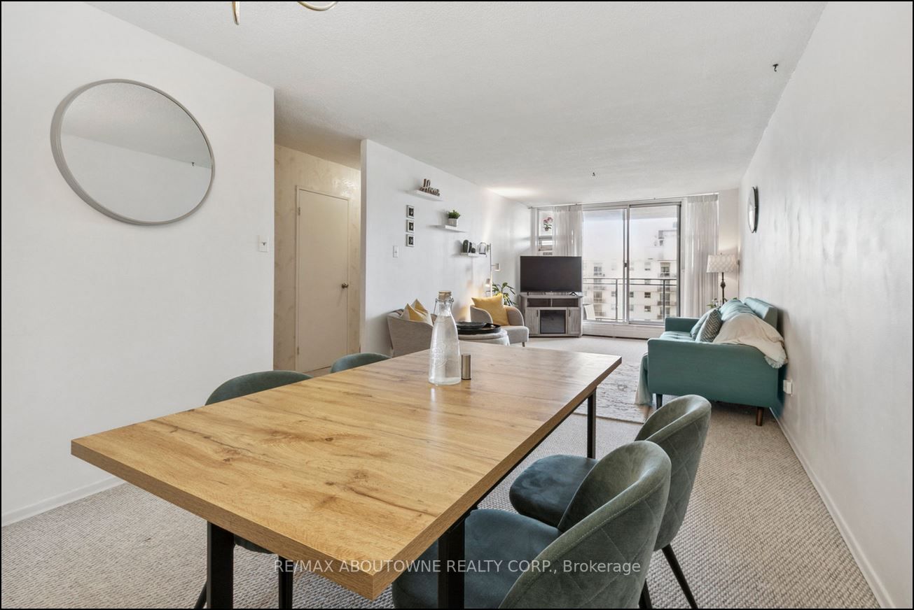 975 Warwick Crt, #1005