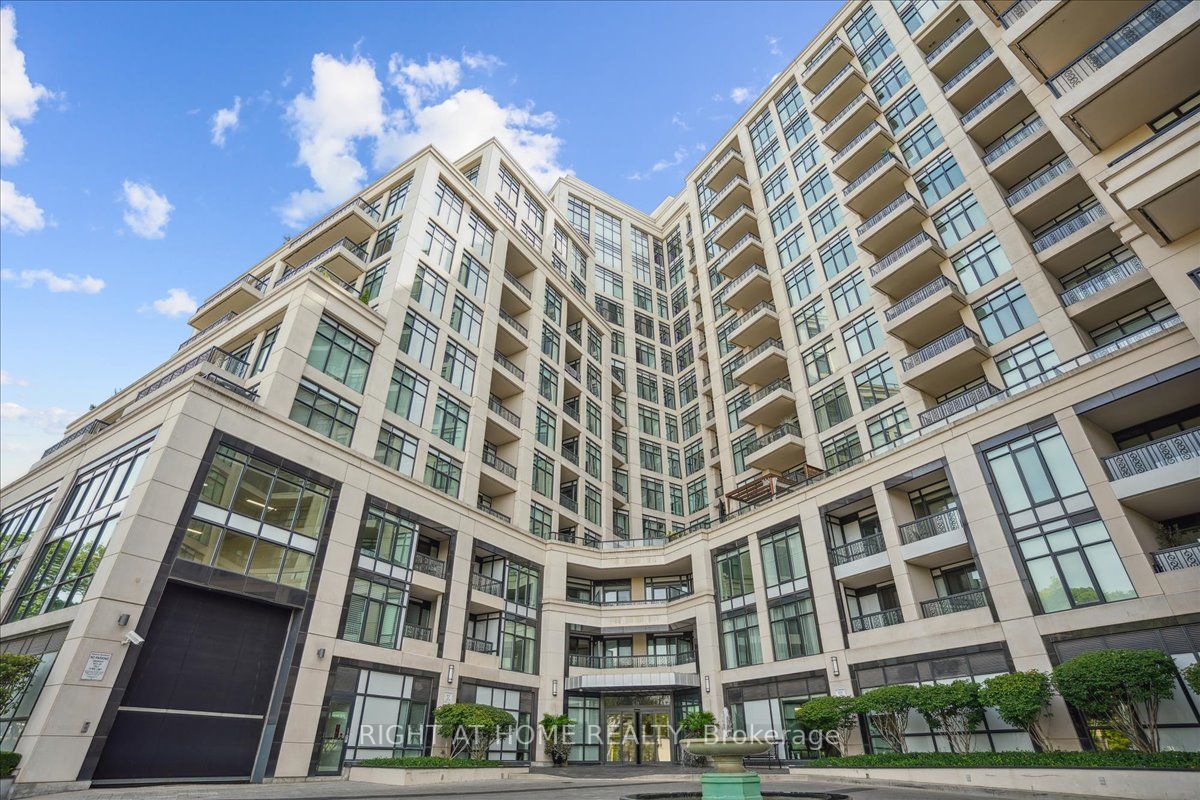 1 Old Mill Dr, #204