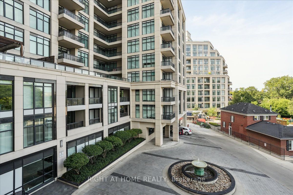 1 Old Mill Dr, #204