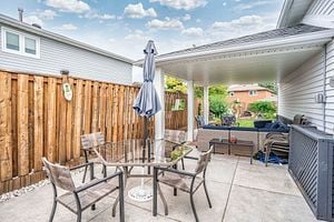 46 Marblehead Cres