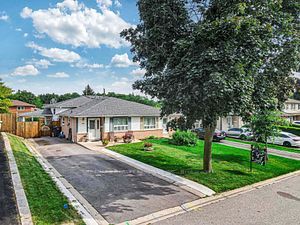46 Marblehead Cres