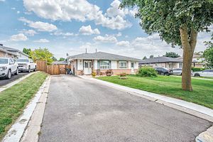 46 Marblehead Cres