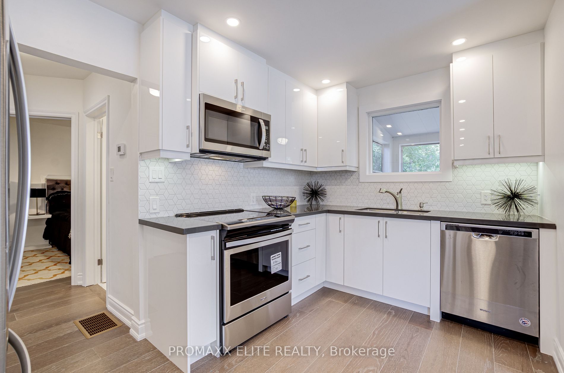 5 Lockerbie Ave