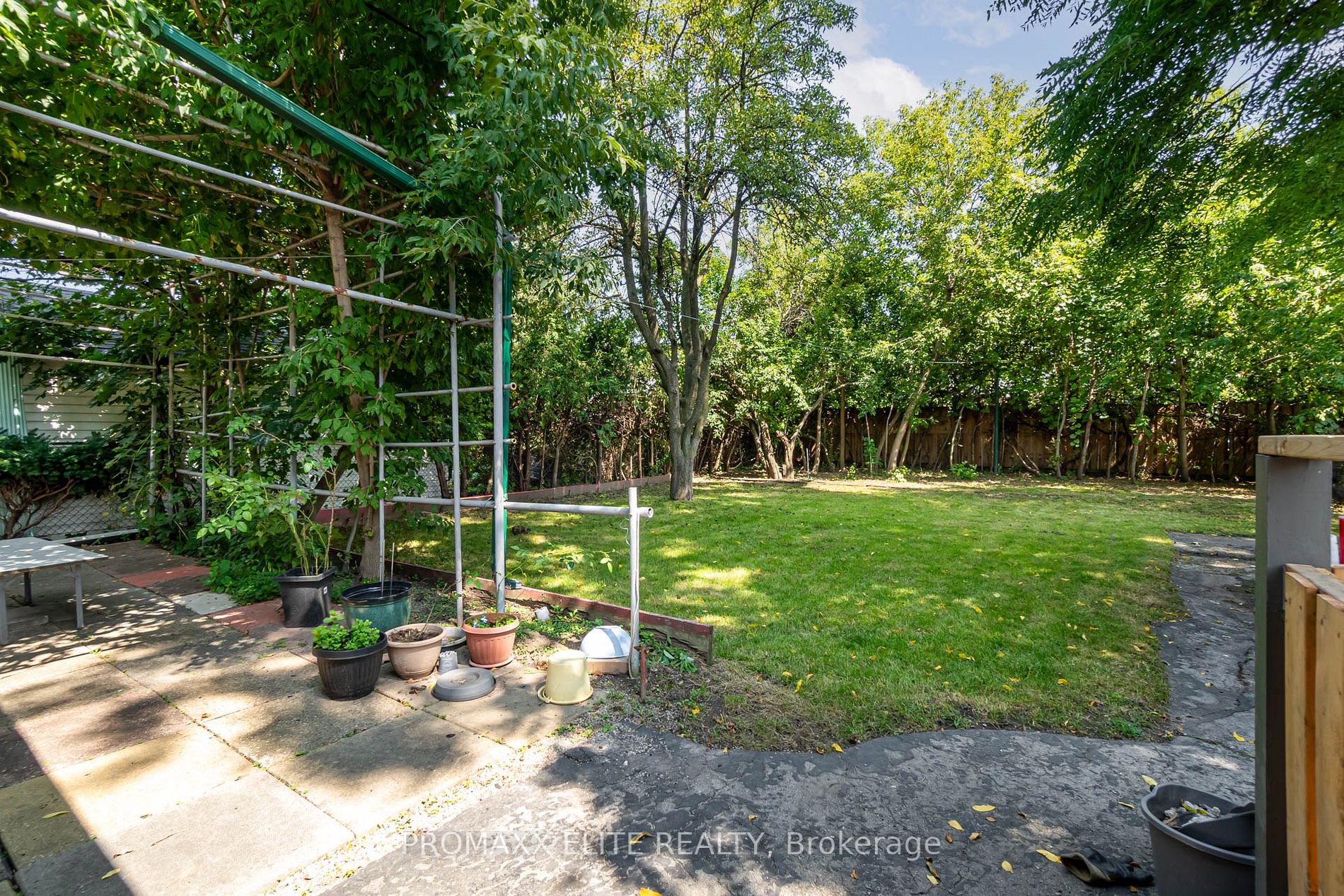 5 Lockerbie Ave