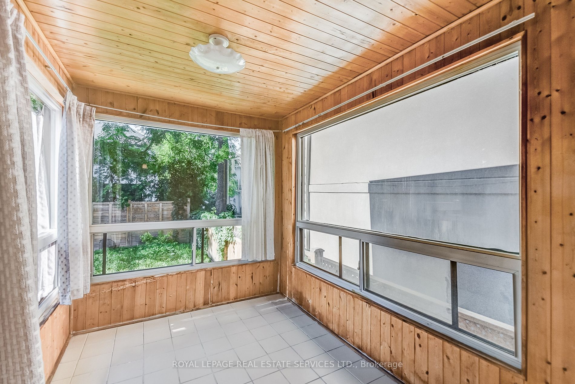 10 Marquis Ave