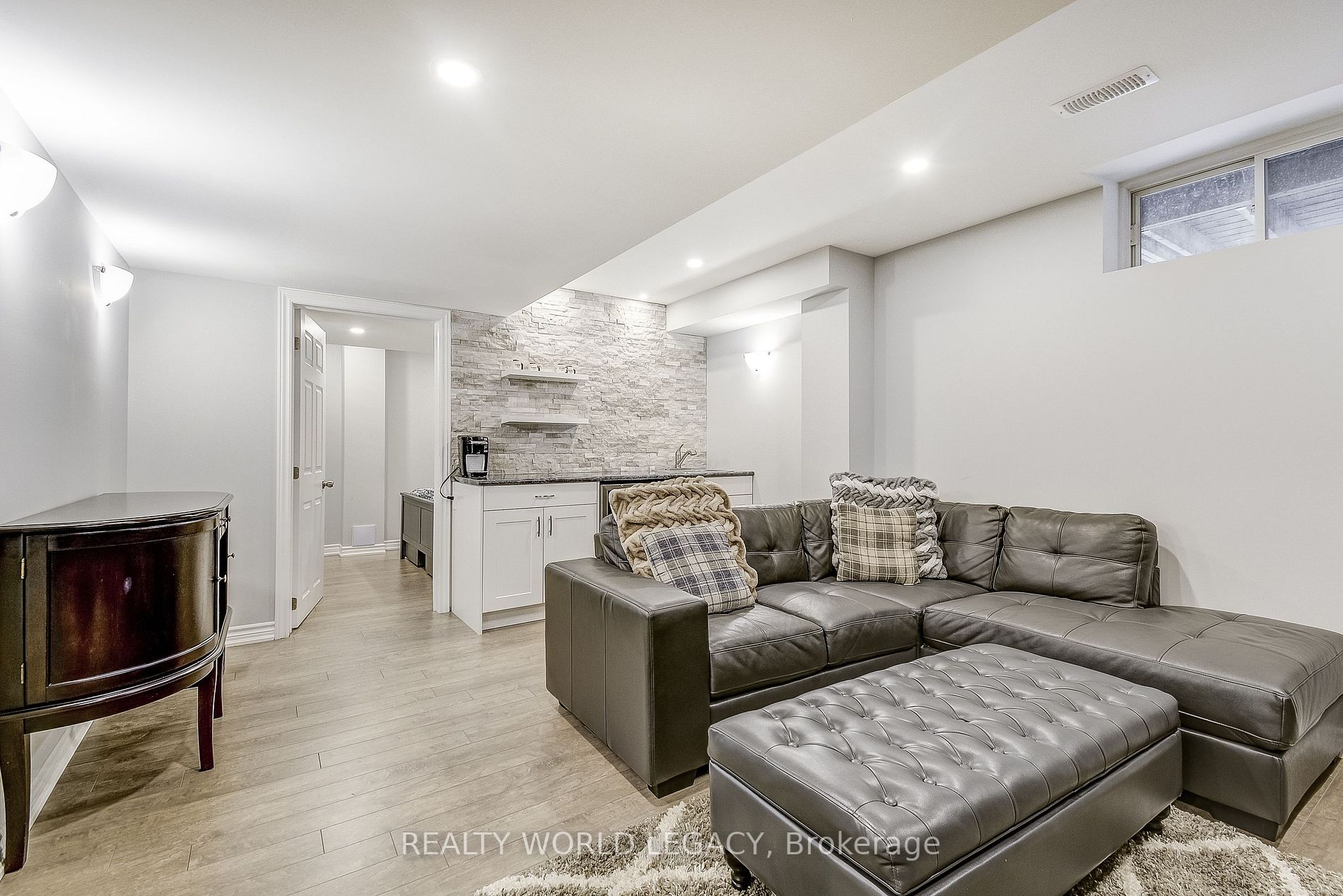 4636 Simmons Rd